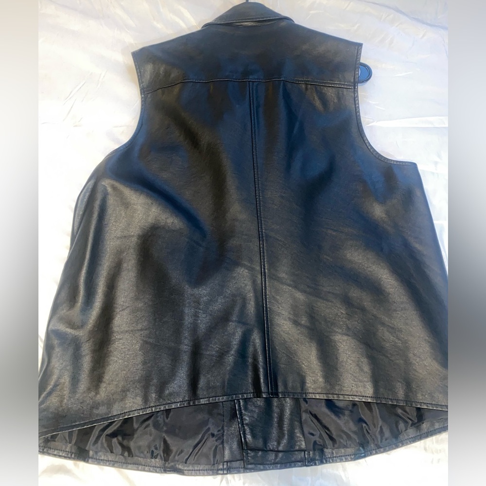 Womens Motorcycle Biker Faux Leather Sleeveless Vest Jacket Slant Zip w/ Pockets - Picture 4 of 4